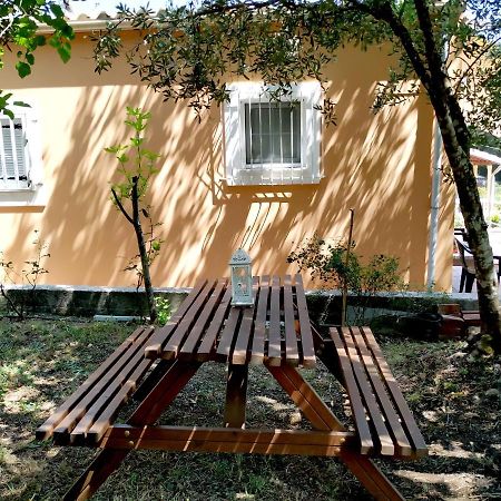 Family Holiday Apartment With Garden & Bbq Velonádes Zewnętrze zdjęcie