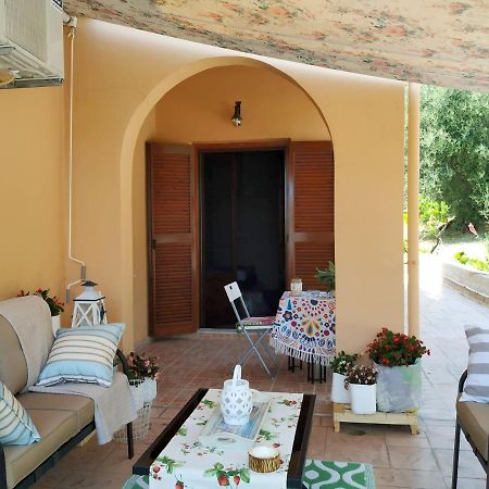 Family Holiday Apartment With Garden & Bbq Velonádes Zewnętrze zdjęcie
