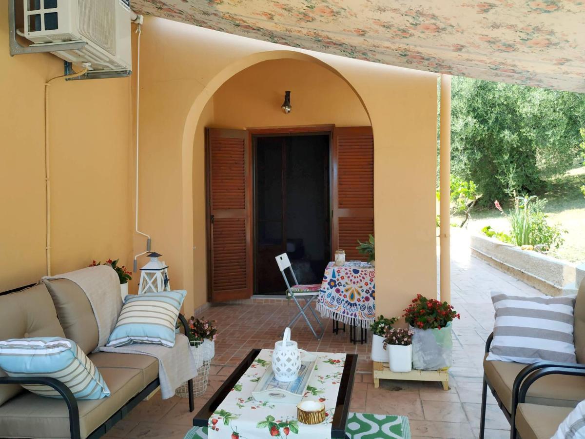 Family Holiday Apartment With Garden & Bbq Velonádes Zewnętrze zdjęcie