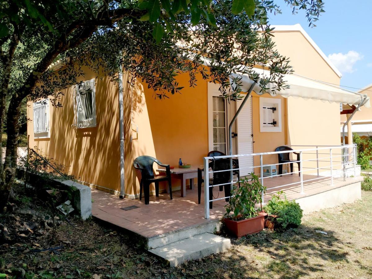 Family Holiday Apartment With Garden & Bbq Velonádes Zewnętrze zdjęcie