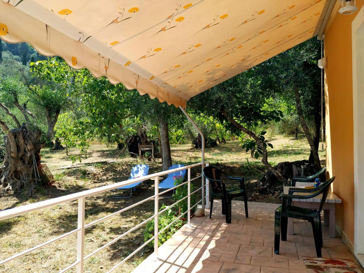 Family Holiday Apartment With Garden & Bbq Velonádes Zewnętrze zdjęcie