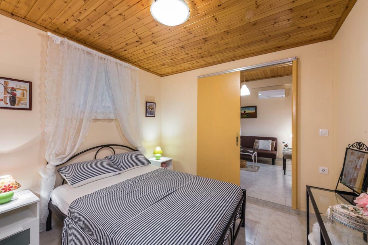 Family Holiday Apartment With Garden & Bbq Velonádes Zewnętrze zdjęcie