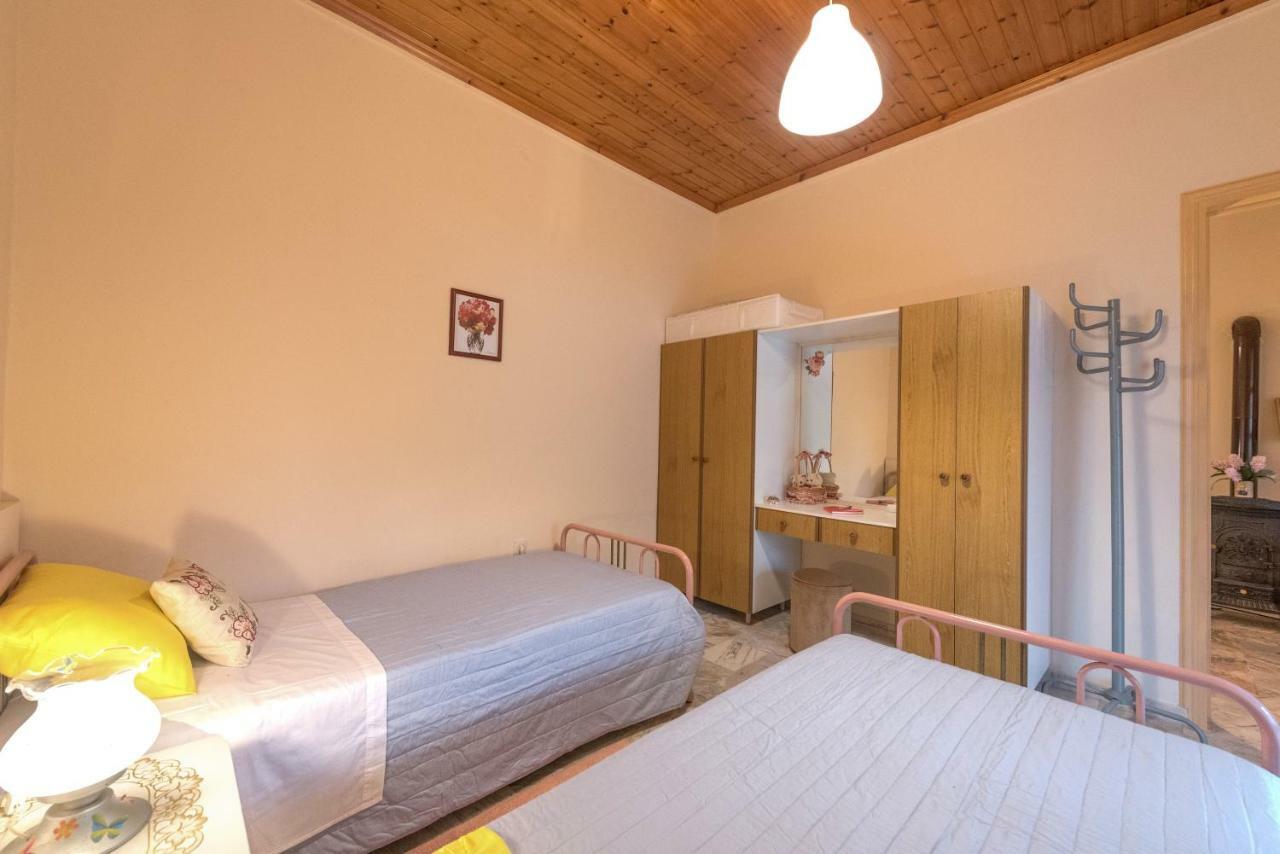 Family Holiday Apartment With Garden & Bbq Velonádes Zewnętrze zdjęcie