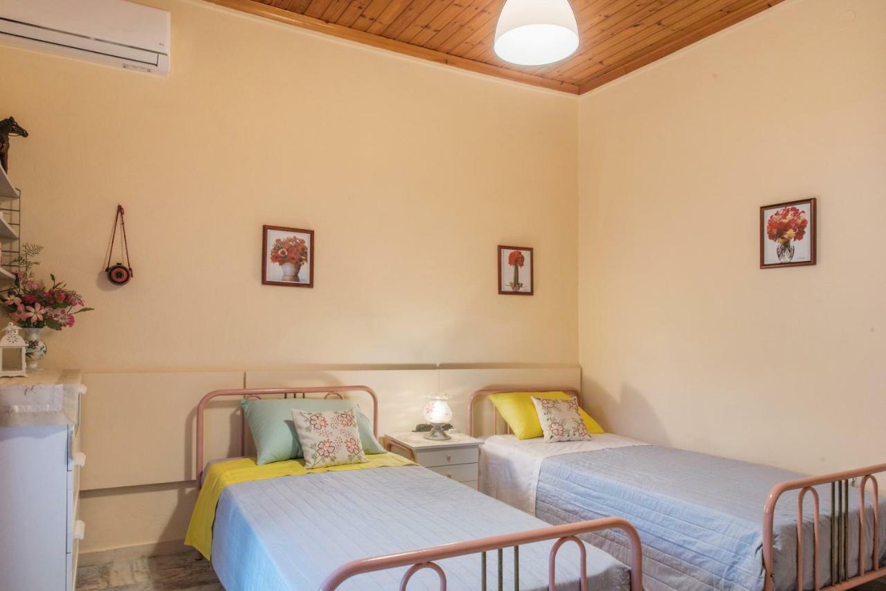 Family Holiday Apartment With Garden & Bbq Velonádes Zewnętrze zdjęcie