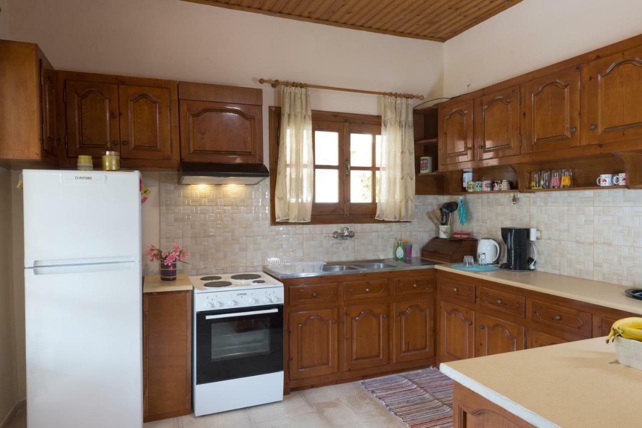 Family Holiday Apartment With Garden & Bbq Velonádes Zewnętrze zdjęcie