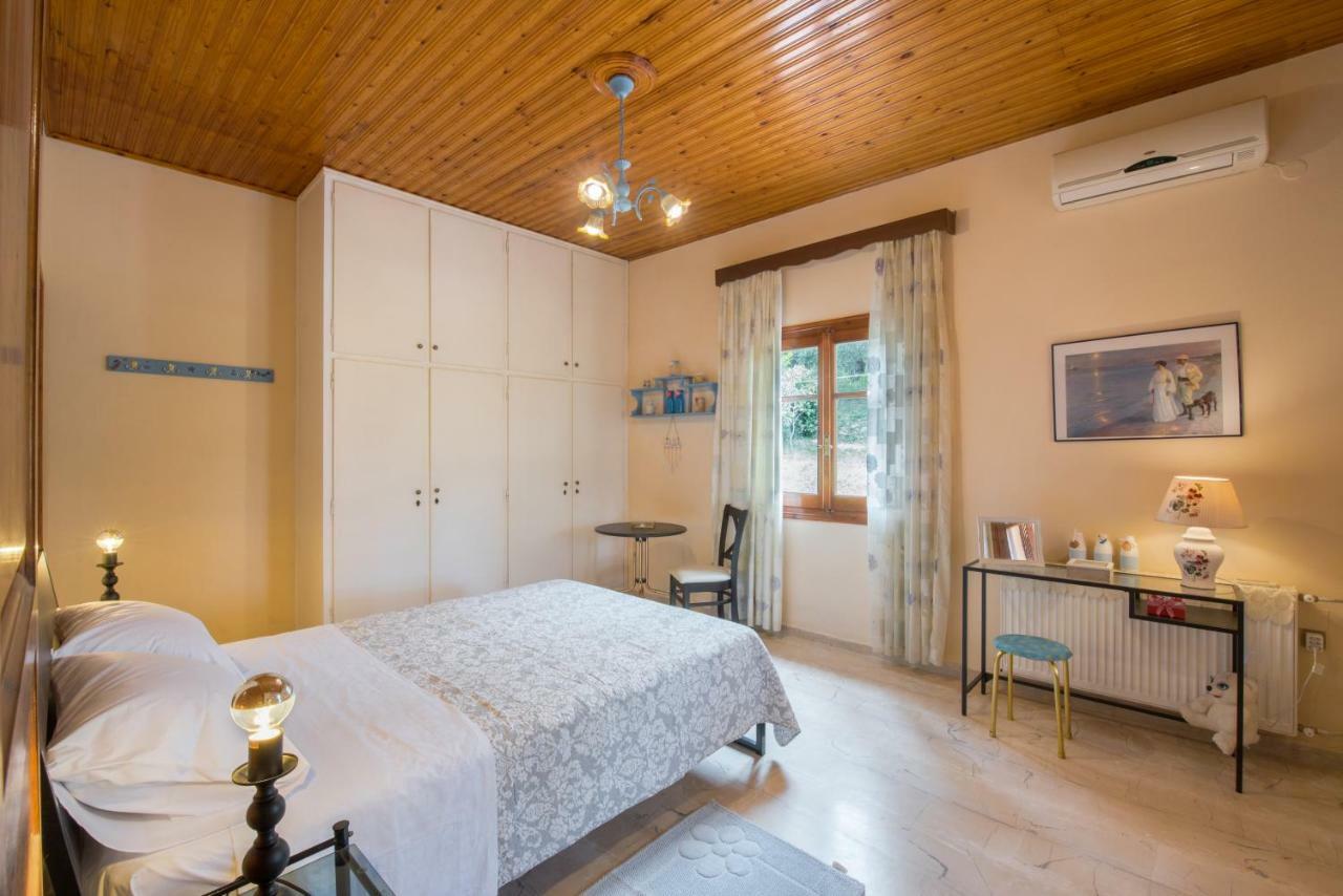 Family Holiday Apartment With Garden & Bbq Velonádes Zewnętrze zdjęcie