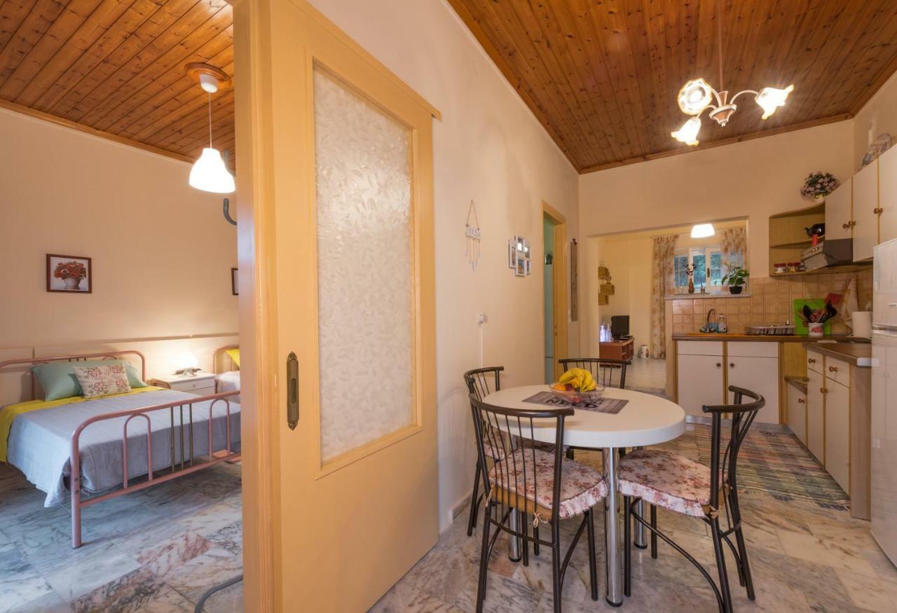 Family Holiday Apartment With Garden & Bbq Velonádes Zewnętrze zdjęcie