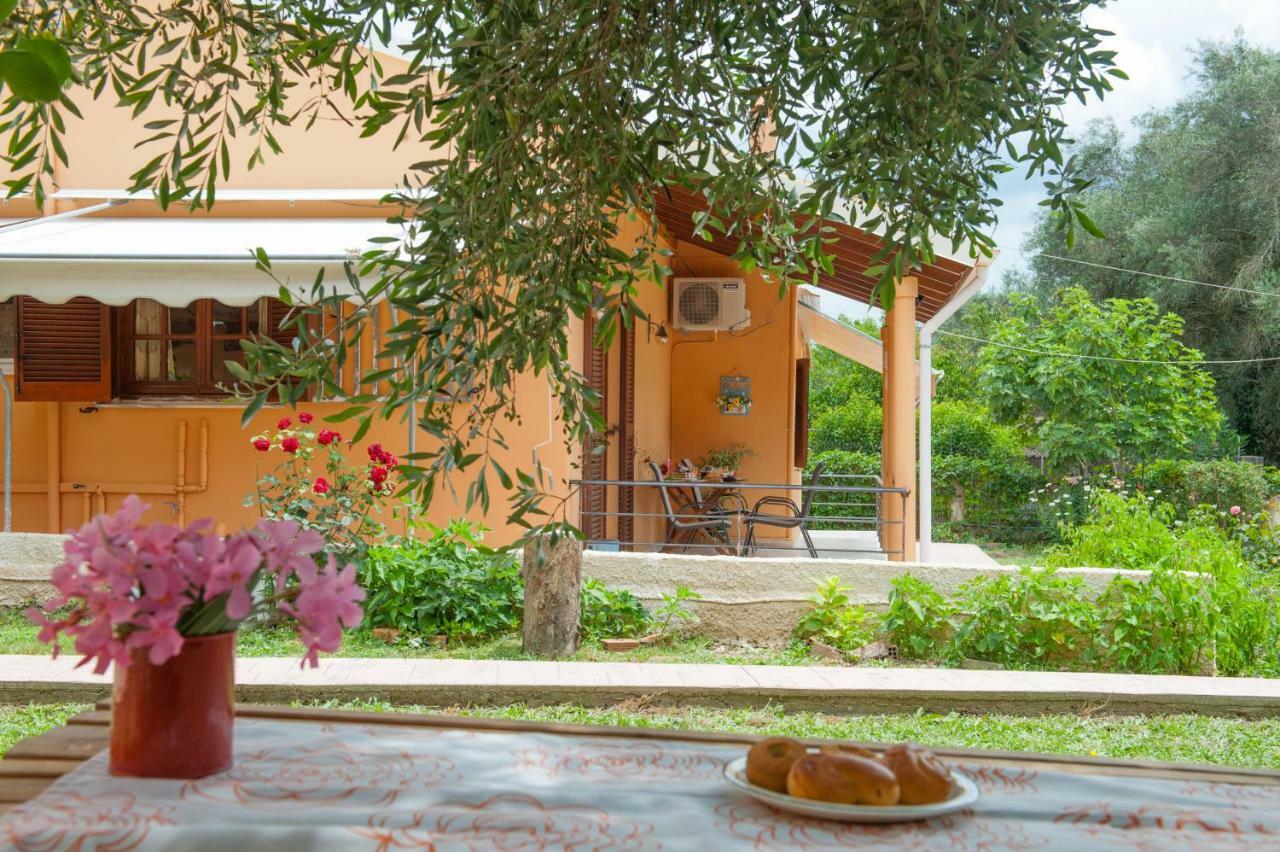 Family Holiday Apartment With Garden & Bbq Velonádes Zewnętrze zdjęcie
