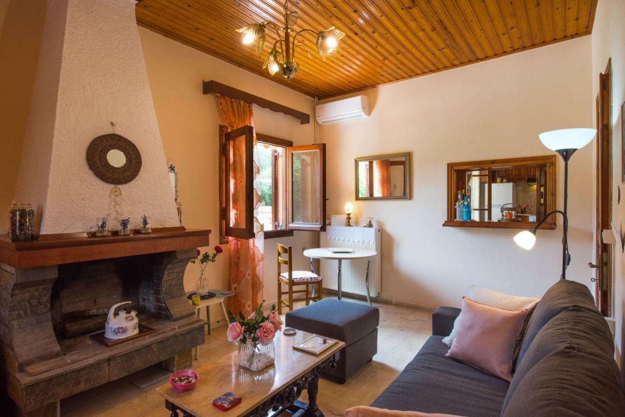Family Holiday Apartment With Garden & Bbq Velonádes Zewnętrze zdjęcie