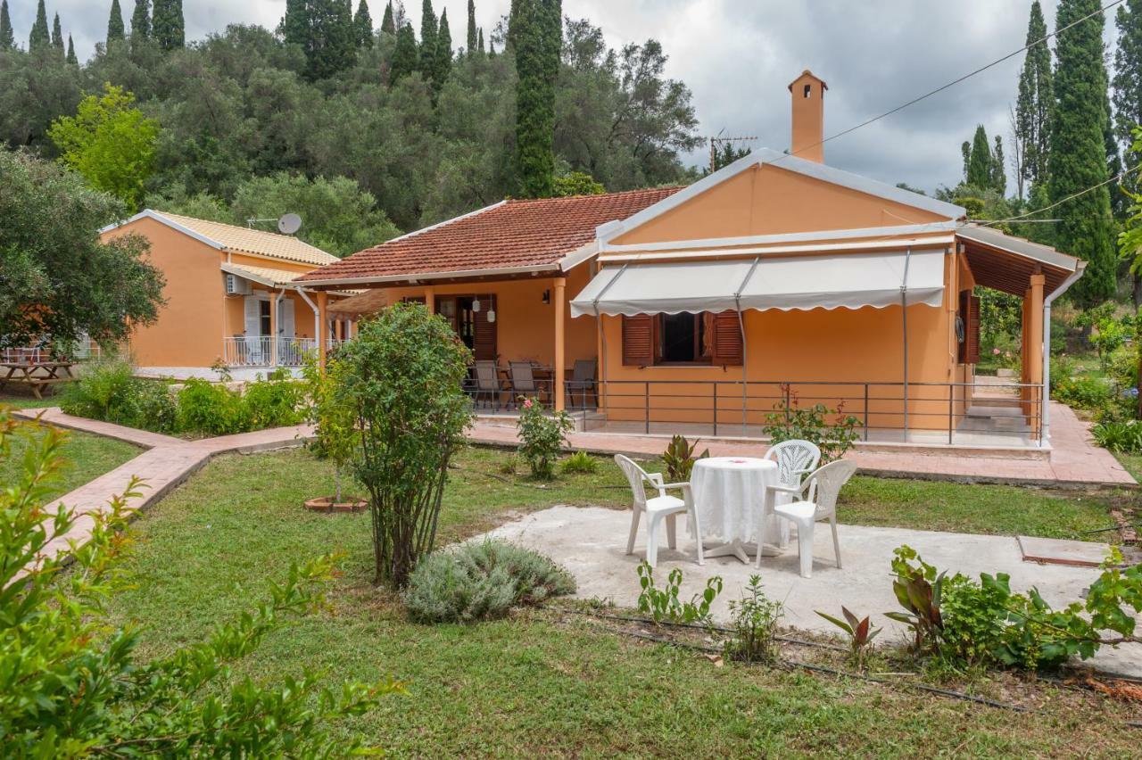 Family Holiday Apartment With Garden & Bbq Velonádes Zewnętrze zdjęcie