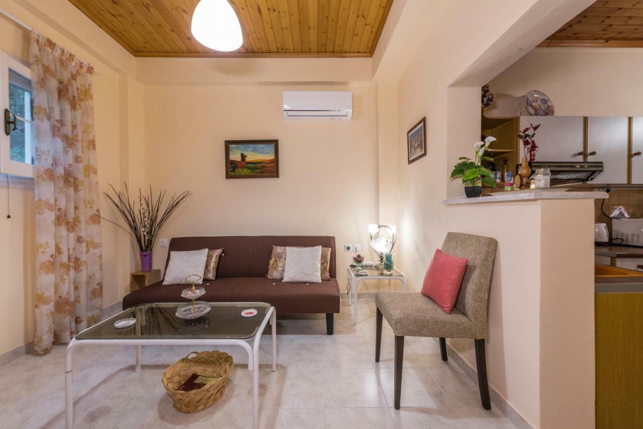 Family Holiday Apartment With Garden & Bbq Velonádes Zewnętrze zdjęcie
