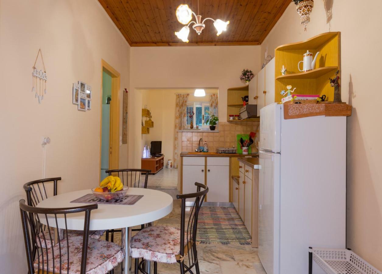 Family Holiday Apartment With Garden & Bbq Velonádes Zewnętrze zdjęcie