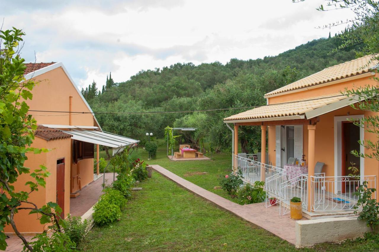 Family Holiday Apartment With Garden & Bbq Velonádes Zewnętrze zdjęcie