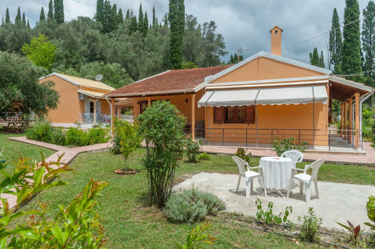 Family Holiday Apartment With Garden & Bbq Velonádes Zewnętrze zdjęcie