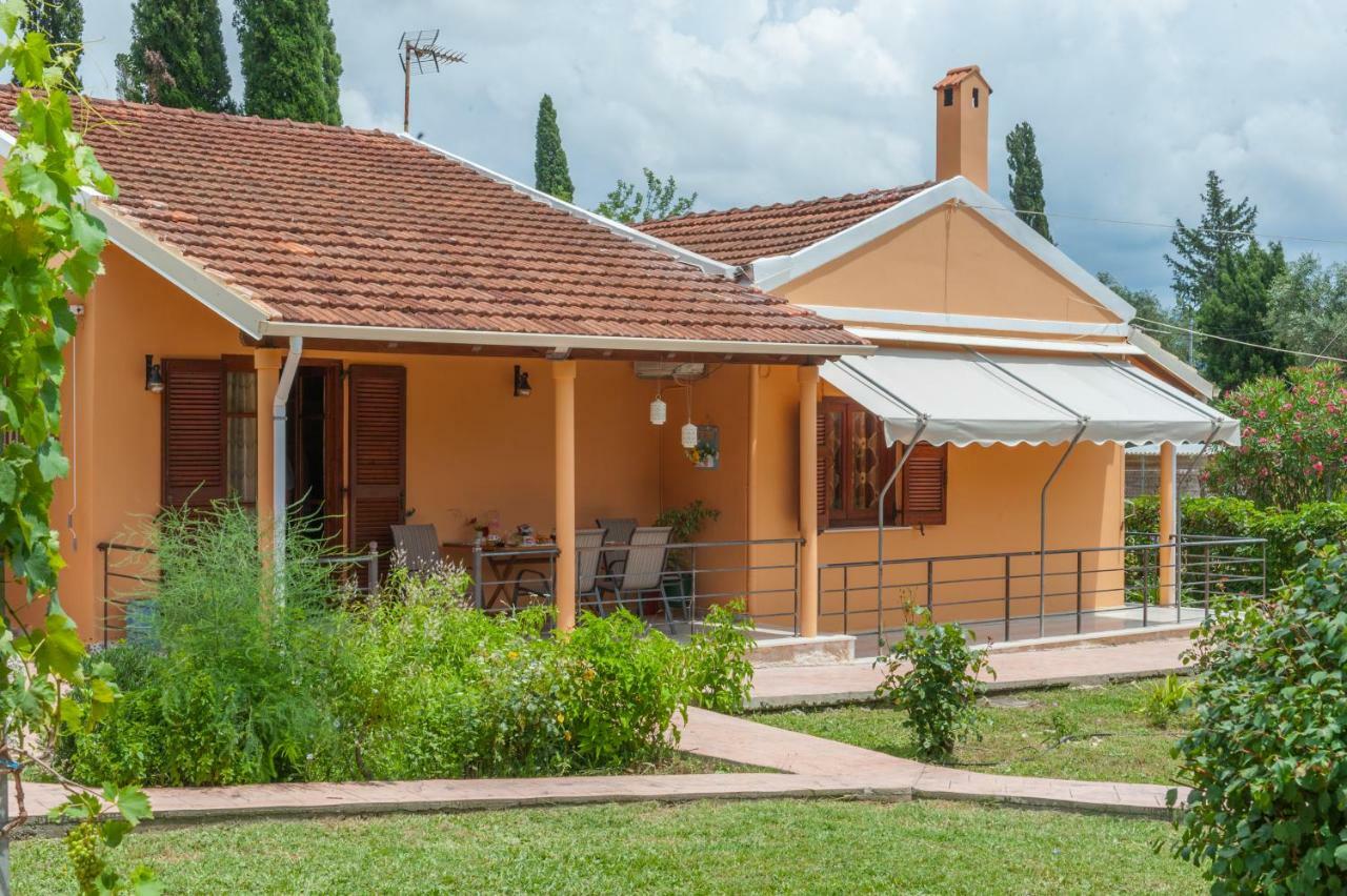 Family Holiday Apartment With Garden & Bbq Velonádes Zewnętrze zdjęcie