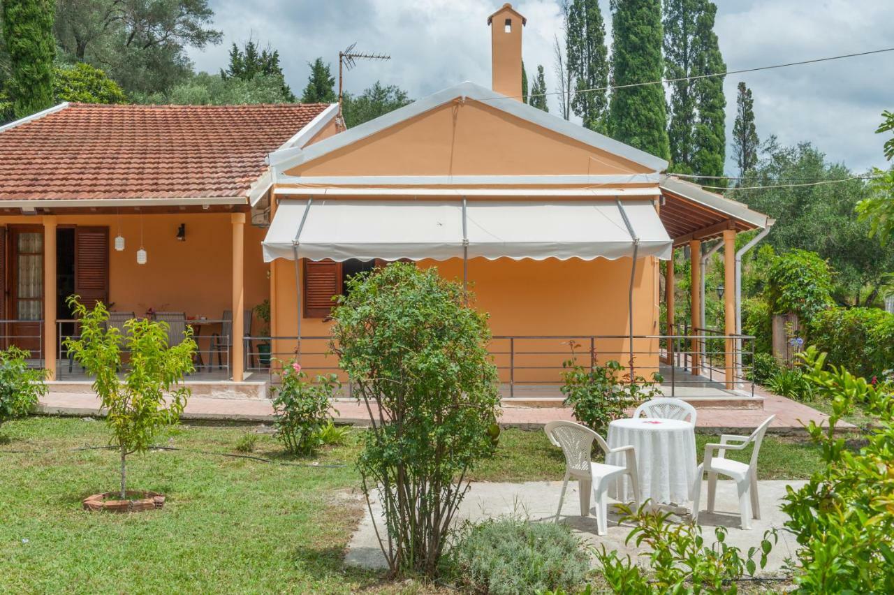 Family Holiday Apartment With Garden & Bbq Velonádes Zewnętrze zdjęcie
